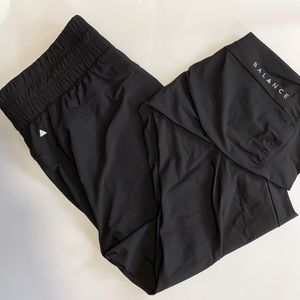 Balance athletica swift joggers size large in black